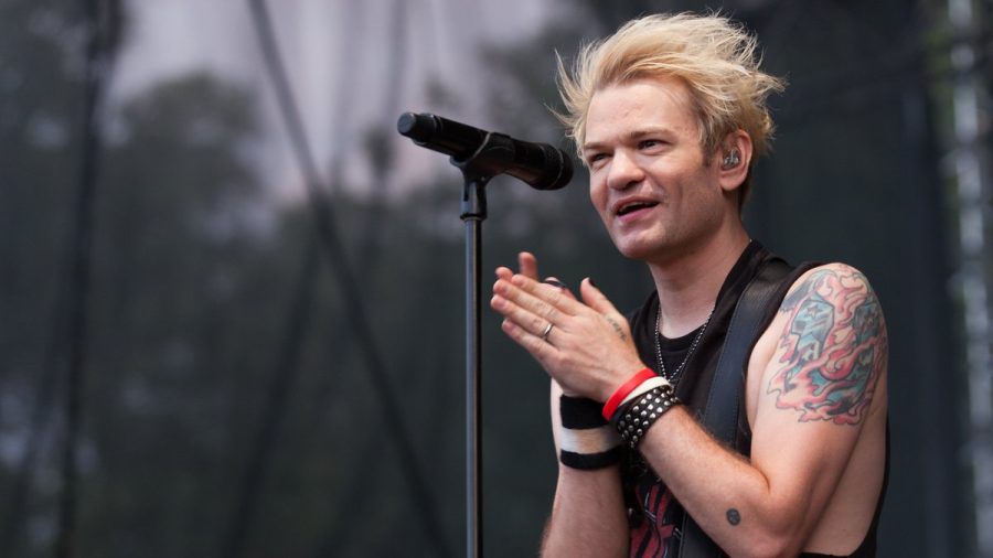 Als Frontmann der Band Sum 41 wurde Deryck Whibley international bekannt. (eee/spot)