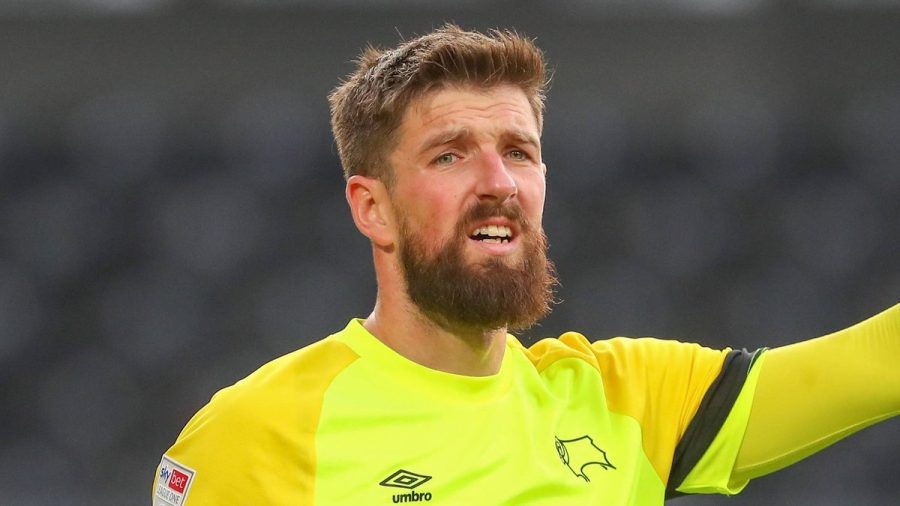 Joshua Vickers steht für Derby County im Tor. Am 1. Juni hatte er seine Laura geheiratet. Nun ist die junge Frau gestorben. (ae/spot)