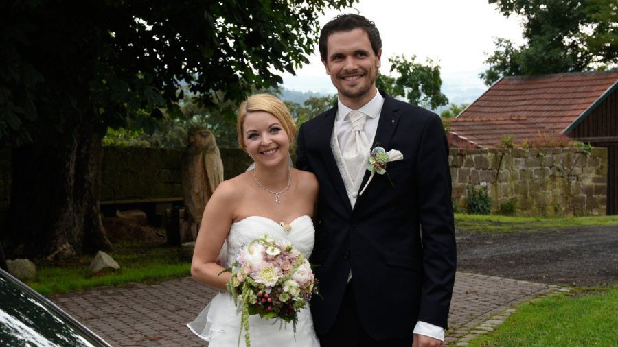 In der dritten Staffel im Jahr 2016 lernten sich Ramona und Stephan in der Sat.1-Sendung "Hochzeit auf den ersten Blick" kennen. Im Gegensatz zu vielen anderen Teilnehmern haben sie es geschafft, ihre Ehe auch nach der Sendung erfolgreich weiterzuführen. (ae/spot)