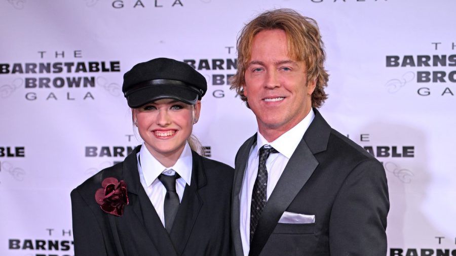 Das Tochter-Vater-Duo hält fest zusammen: Dannielynn und Larry Birkhead. (ae/spot)