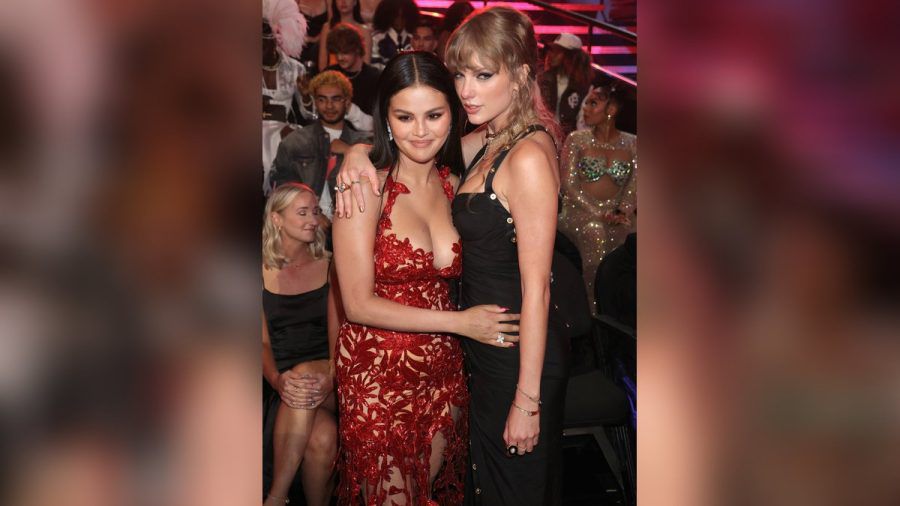 Selena Gomez und Taylor Swift bei den MTV Video Music Awards in New Jersey. (hub/spot)