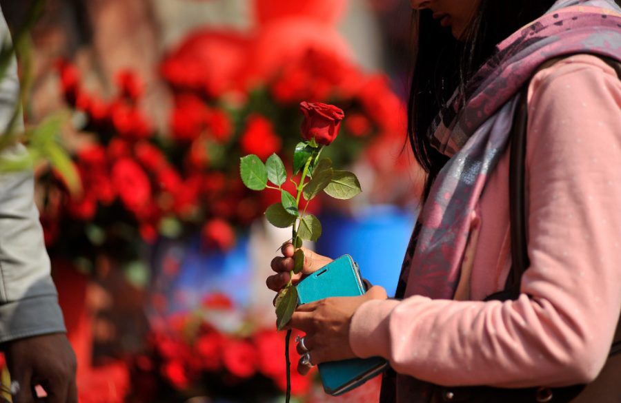 Valentines Day in Nepal - 2017 - Flowers - Woman - Getty BangShowbiz