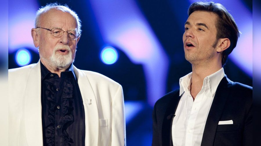 Roger Whittaker (l.) und Florian Silbereisen bei einem gemeinsamen Auftritt im Jahr 2012. (smi/spot)