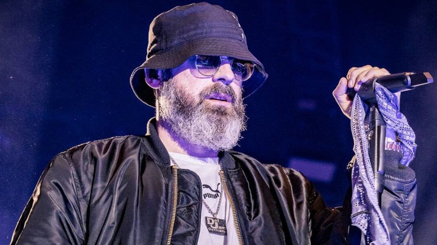 Rapper Sido probiert sich an einem Hit, der vor über 25 Jahren die Charts stürmte. (stk/spot)