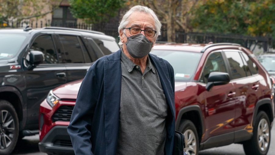 Robert De Niro am 30. Oktober auf dem Weg ins Gerichtsgebäude in New York City. (wue/spot)
