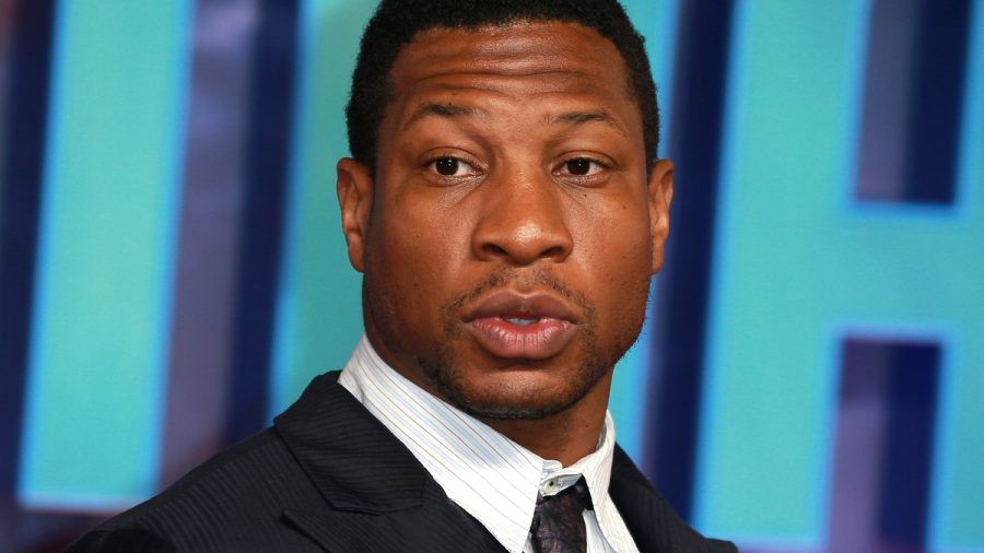 Seine Ex-Freundin beschuldigt Jonathan Majors, sie angegriffen zu haben. Der Beginn eines Prozesses ist für den 29. November geplant. (wue/spot)