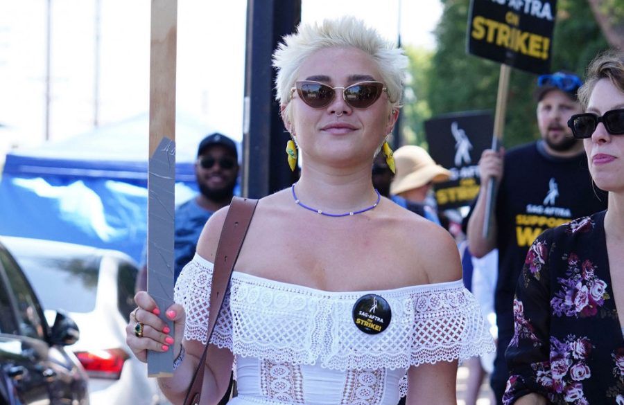 Florence Pugh at Sagaftra strike Disney Studios Aug 2023 - Getty BangShowbiz