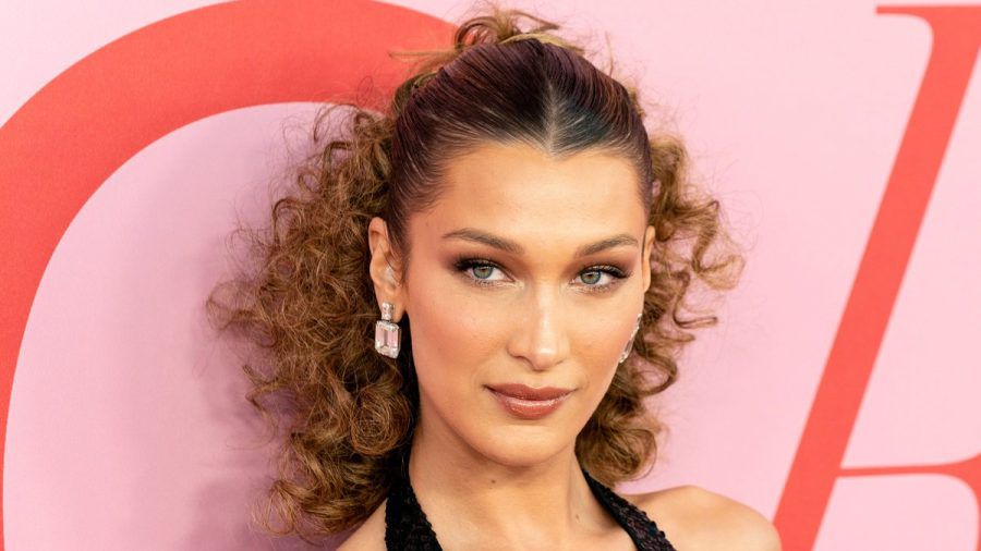 Bella Hadid scheint wieder glücklich zu sein: Sie wurde jetzt innig mit einem Star der Reiterszene gesehen. (ae/spot)