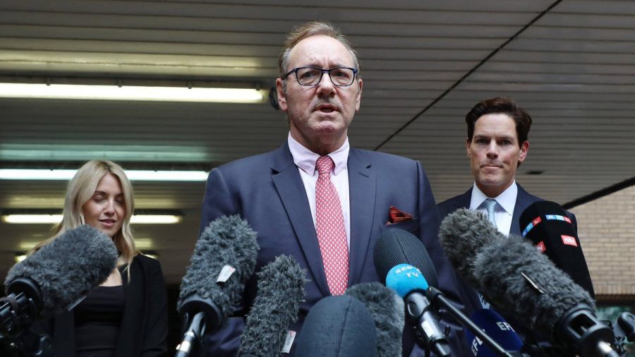Kevin Spacey nach dem Freispruch in London im Juli. (wue/spot)