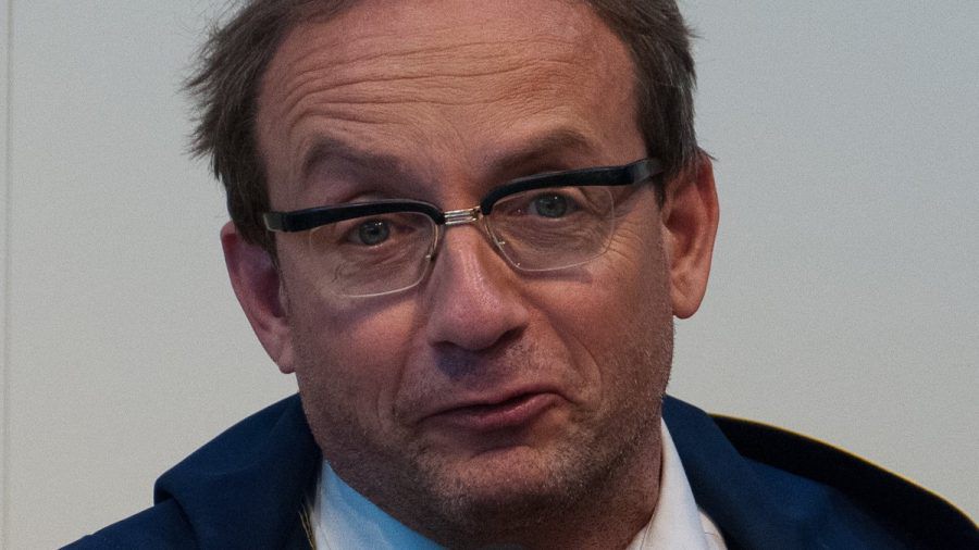 Wigald Boning geht baden. (smi/spot)