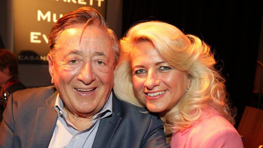 Richard Lugner mit seiner ehemaligen Lebensgefährtin Sonja Schönanger im Jahr 2018. (dr/spot)