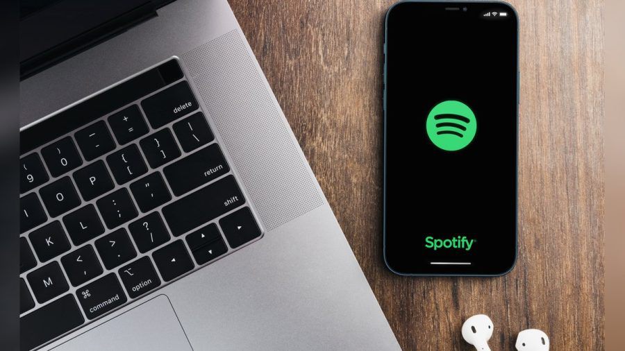 Spotify ist seit 2008 einer der kürzesten Wege vieler Menschen zu ihrer Lieblingsmusik. (elm/spot)