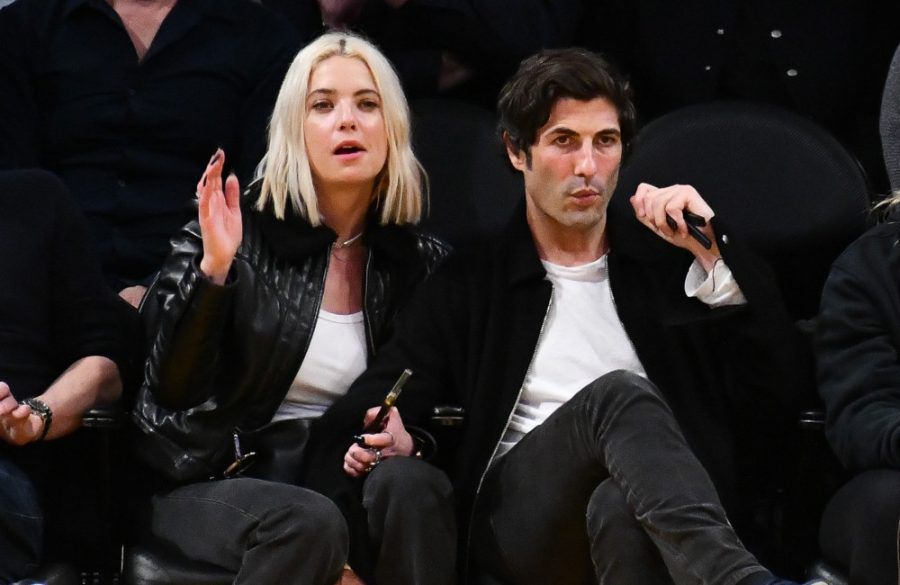 Ashley Benson and Brandon Davis at LA Lakers game Jan 2023 - Getty BangShowbiz