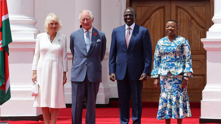 In Nairobi traf das britische Königspaar am Dienstagvormittag im State House den Präsidenten William Ruto und die First Lady Rachel Ruto. (ae/spot)