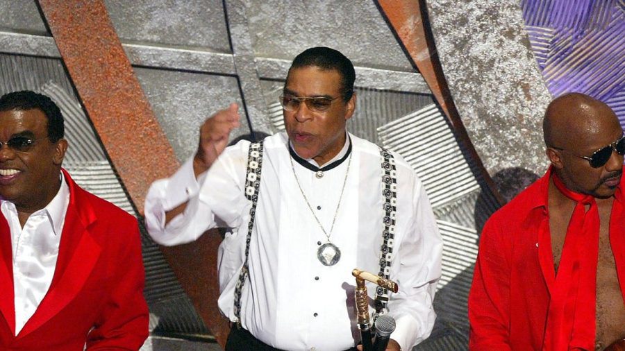 Rudolph Isley bei einem Auftritt mit seiner Band The Isley Brothers im Jahr 2004. (dr/spot)