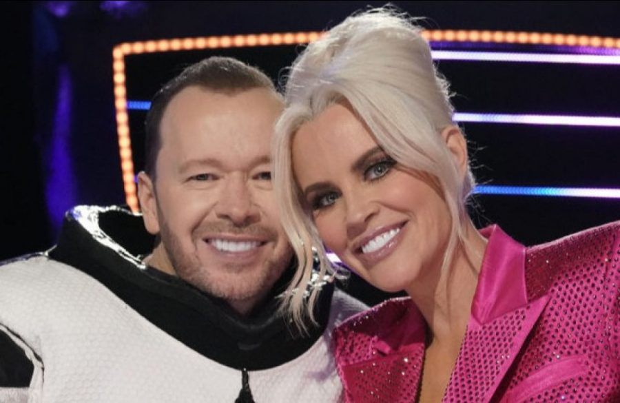 Donnie Wahlberg and Jenny McCarthy at Masked Singer May 2021 - Getty BangShowbiz