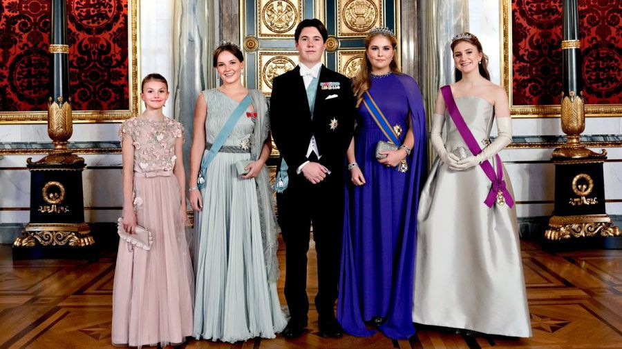 Royaler Nachwuchs (v.l.): Prinzessin Estelle von Schweden, Prinzessin Ingrid Alexandra von Norwegen, Prinz Christian von Dänemark, Kronprinzessin Catharina-Amalia der Niederlande und Kronprinzessin Elisabeth von Belgien. (ili/spot)