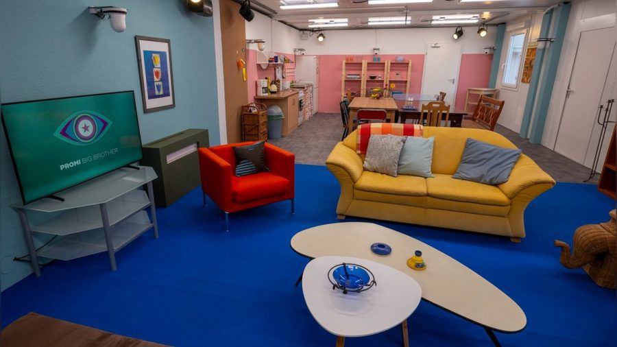 Wohnzimmer und Küche in einem: Der "Promi Big Brother"-Container 2023. (juw/spot)