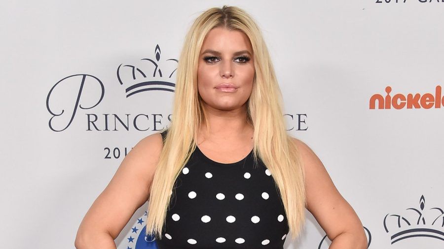 Jessica Simpson trank lange viel zu viel. Seit sechs Jahren ist sie nun trocken und ist froh, dass sie zu ihrer alten Stärke zurückgefunden hat. (ae/spot)