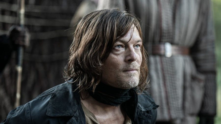 Neues Land, alte Probleme: Auch in Frankreich wollen nicht nur die Zombies Daryl Dixon (Norman Reedus) an den Kragen. (stk/spot)