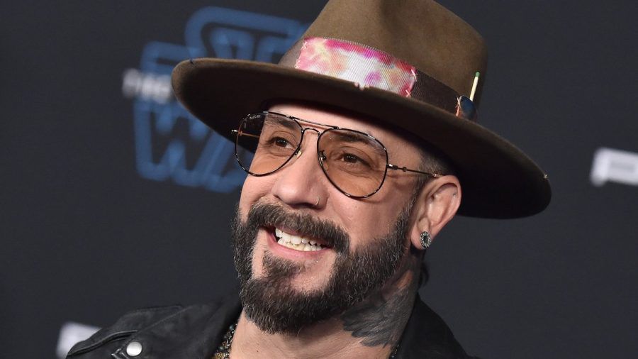 AJ McLean machte seit 1993 mit den Backstreet Boys weltweit Karriere. Doch der Ruhm brachte auch viele Schattenseiten mit sich. (ae/spot)