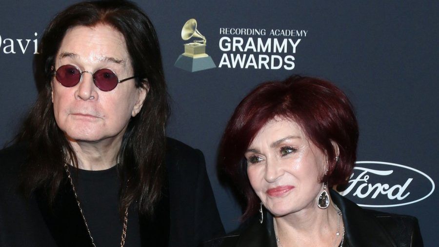 Ozzy und Sharon Osbourne zieht es zurück in die Heimat. (smi/spot)