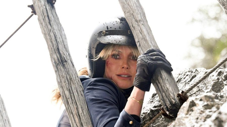 Heidi Klum beim Einsatz in der ZDF-Reihe "Die Bergretter". (dr/spot)
