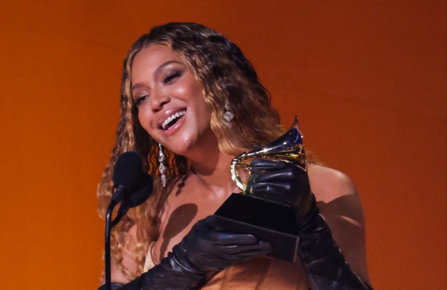 Beyonce accepts the award for best dance/electronic music album at the 65th Grammy Awards - Getty BangShowbiz
