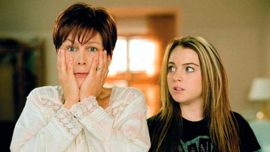 Lindsay Lohan und Jamie Lee Curtis (l.) in "Freaky Friday - Ein voll verrückter Freitag". (wue/spot)