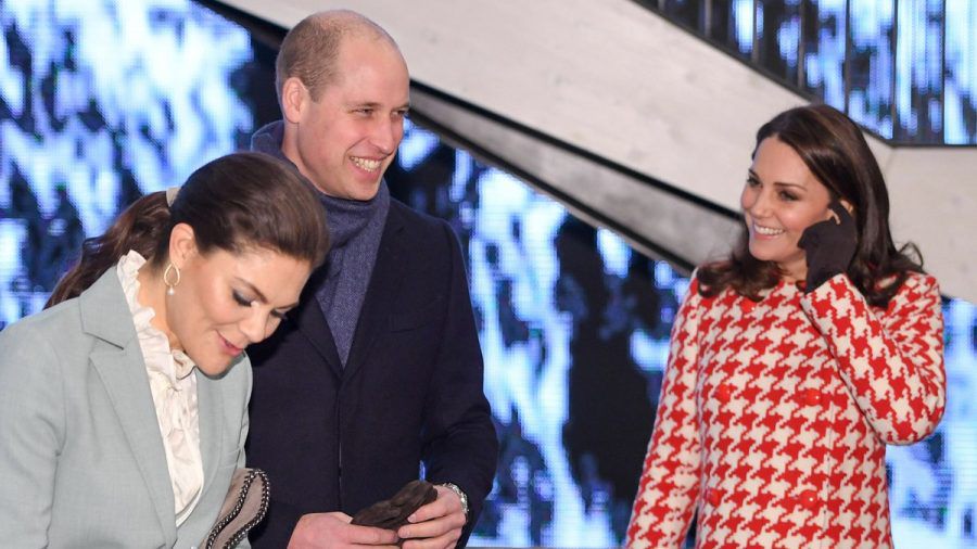 Prinz William und Prinzessin Kate (r.) mit Kronprinzessin Victoria im Jahr 2018. (stk/spot)