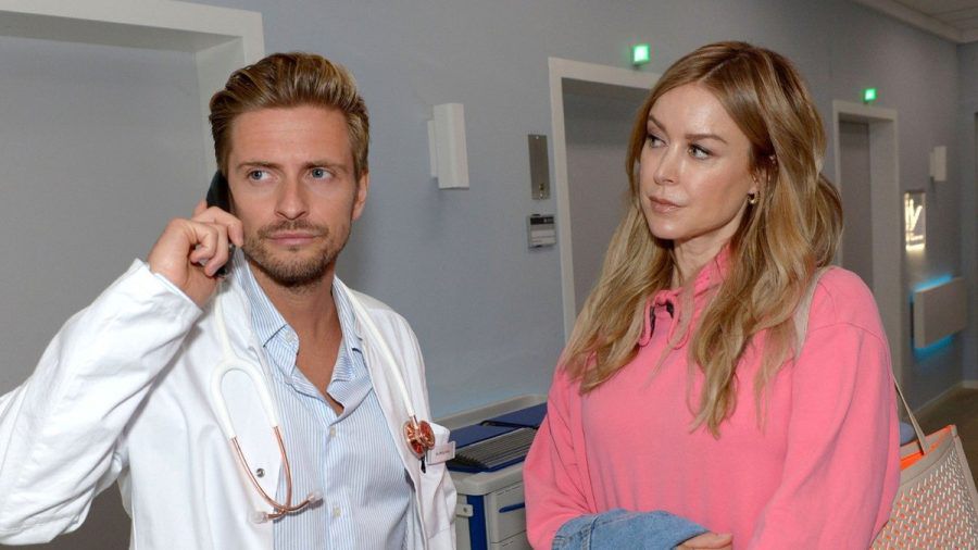 "GZSZ": Jessica ist beeindruckt, dass sich Philip von der Klinikleitung nicht einschüchtern lässt. (cg/spot)