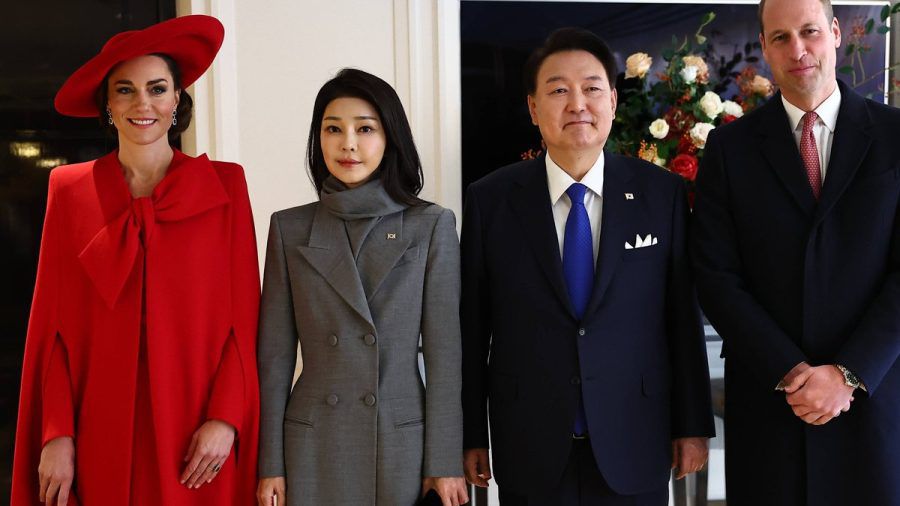 Prinzessin Kate, Kim Keon-hee, Yoon Suk-yeol, und Prinz William (v.l.n.r.) am Morgen in London. (lau/spot)