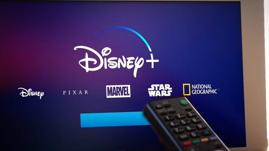 Zum heutigen 1. November stellt Disney+ in Deutschland sein Abo-Modell um. (lau/spot)