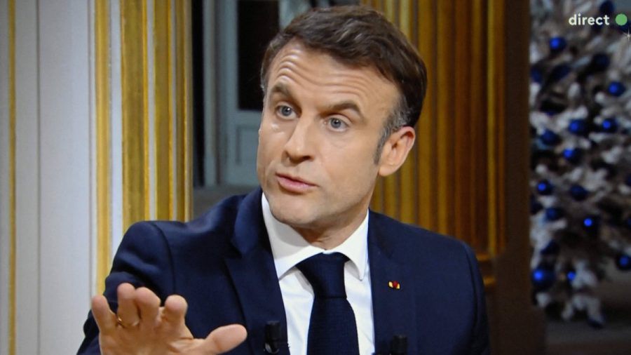 Emmanuel Macron im Interview mit dem französischen Fernsehsender France 5. (ncz/spot)