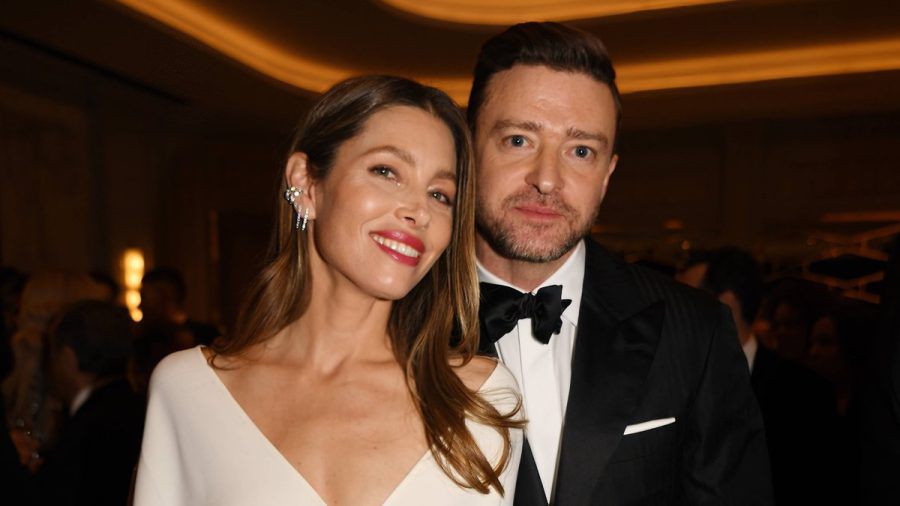 Justin Timberlake brachte Ehefrau Jessica Biel mit, die begeistert bei seinem Konzert mitfeierte. (ae/spot)