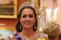 Beim Empfang für das Diplomatische Corps war Prinzessin Kate am 5. Dezember mal wieder der funkelnde Hingucker. (ae/spot)