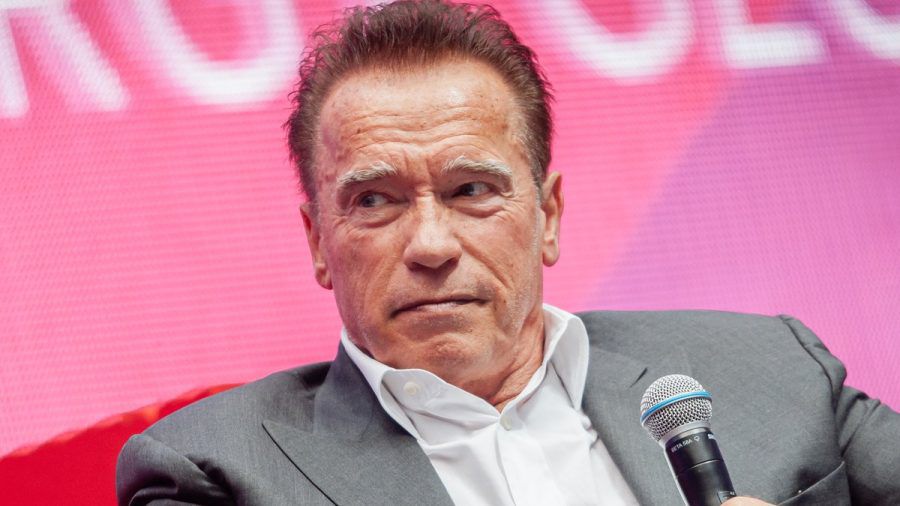 Arnold Schwarzenegger fand beim Treffen mit Überlebenden des Hamas-Terrors deutliche Worte. (dr/spot)