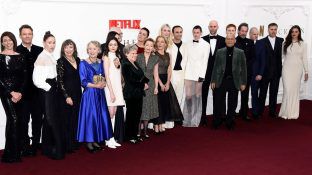 Die alten und neuen Serienstars aus "The Crown". (eee/spot)