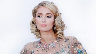 Paris Hilton präsentiert sich gerne als Luxus-Lady. Auch von dem Leben als Mama scheint sie eine ganz besondere Vorstellung zu haben - dank Kindermädchen kann sie sich auf die schöneren Aspekte konzentrieren. (ae/spot)