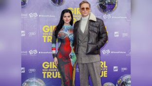 Ruby O. Fee mit ihrem Partner Matthias Schweighöfer bei der Premiere des Milli-Vanilli-Films "Girl You Know It's True" in Berlin. (the/spot)