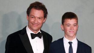 Vater-Sohn-Duo: Dominic und Senan West standen in der fünften Staffel "The Crown" als Charles und William gemeinsam vor der Kamera. In der finalen sechsten Staffel wurde Senan auf Wunsch seines Vaters aber ersetzt. (ae/spot)