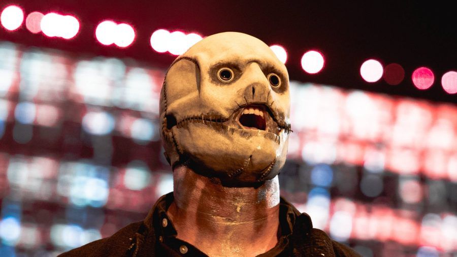 Slipknot - hier Frontmann Corey Taylor - sind für ihre gruseligen Masken-Auftritte auf der Bühne bekannt. (dr/spot)