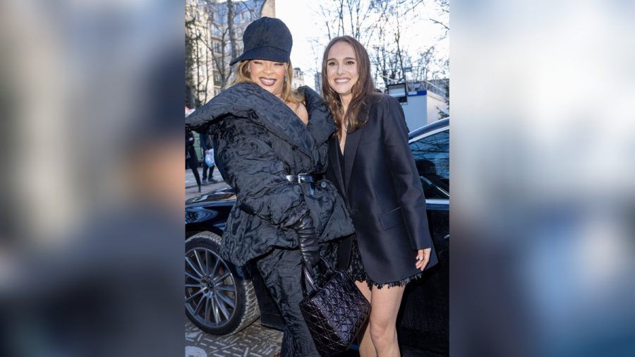 Rihanna (l.) und Natalie Portman posierten in Paris für die Fotografen. (hub/spot)