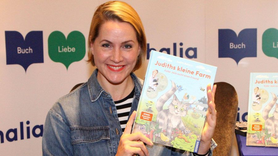 Nie wieder "Tagesschau": Judith Rakers mit ihrem frisch erschienenen Kinderbuch "Judiths kleine Farm" (tj/spot)