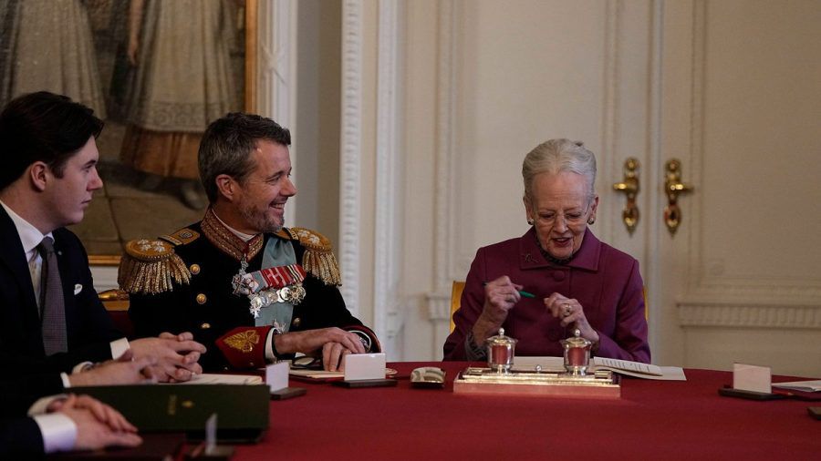 Königin Margrethe II. von Dänemark hat ihre Abdankungserklärung unterzeichnet - Frederik X. ist damit offiziell neuer König. (ncz/spot)