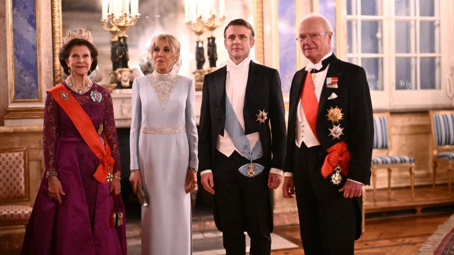 Emmanuel und Brigitte Macron beim Galadinner umgeben von Schwedens Königin Silvia und König Carl Gustaf. (hub/spot)