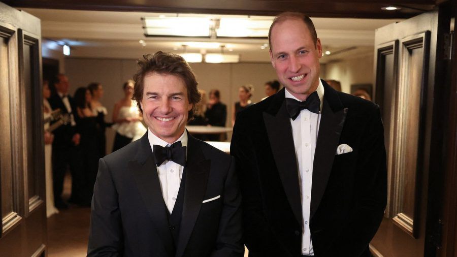 Prinz William (r.) und Tom Cruise bei einem Galadinner der London's Air Ambulance Charity. (wue/spot)