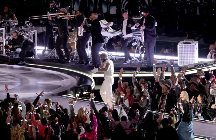 Usher - Apple Music Super Bowl LVIII Halftime Show 2024 - Getty BangShowbiz