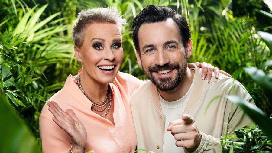 Sonja Zietlow und Jan Köppen laden im Sommer bislang noch nicht enthüllte Show-Legenden ins Dschungelcamp ein. (smi/spot)