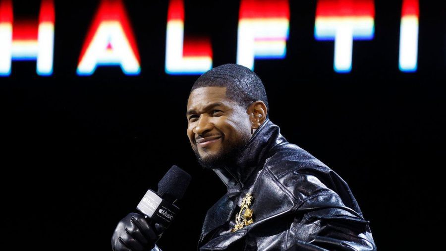Usher bei der Pressekonferenz im Vorfeld zu seinem Super-Bowl-Auftritt. (dr/spot)